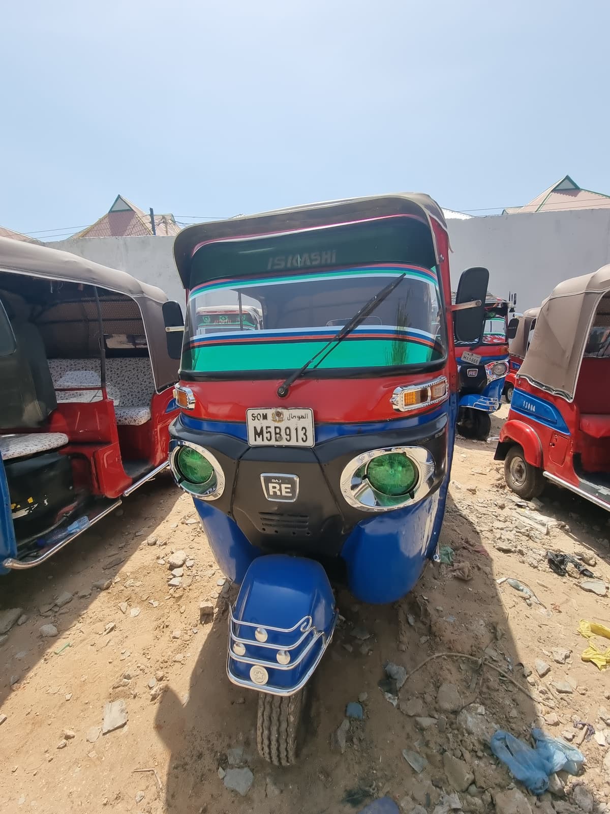 Bajaaj cusub oo diyaar ah