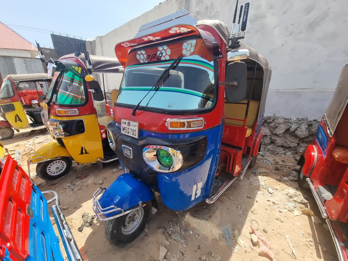 Bajaj Rickshaw Cusub